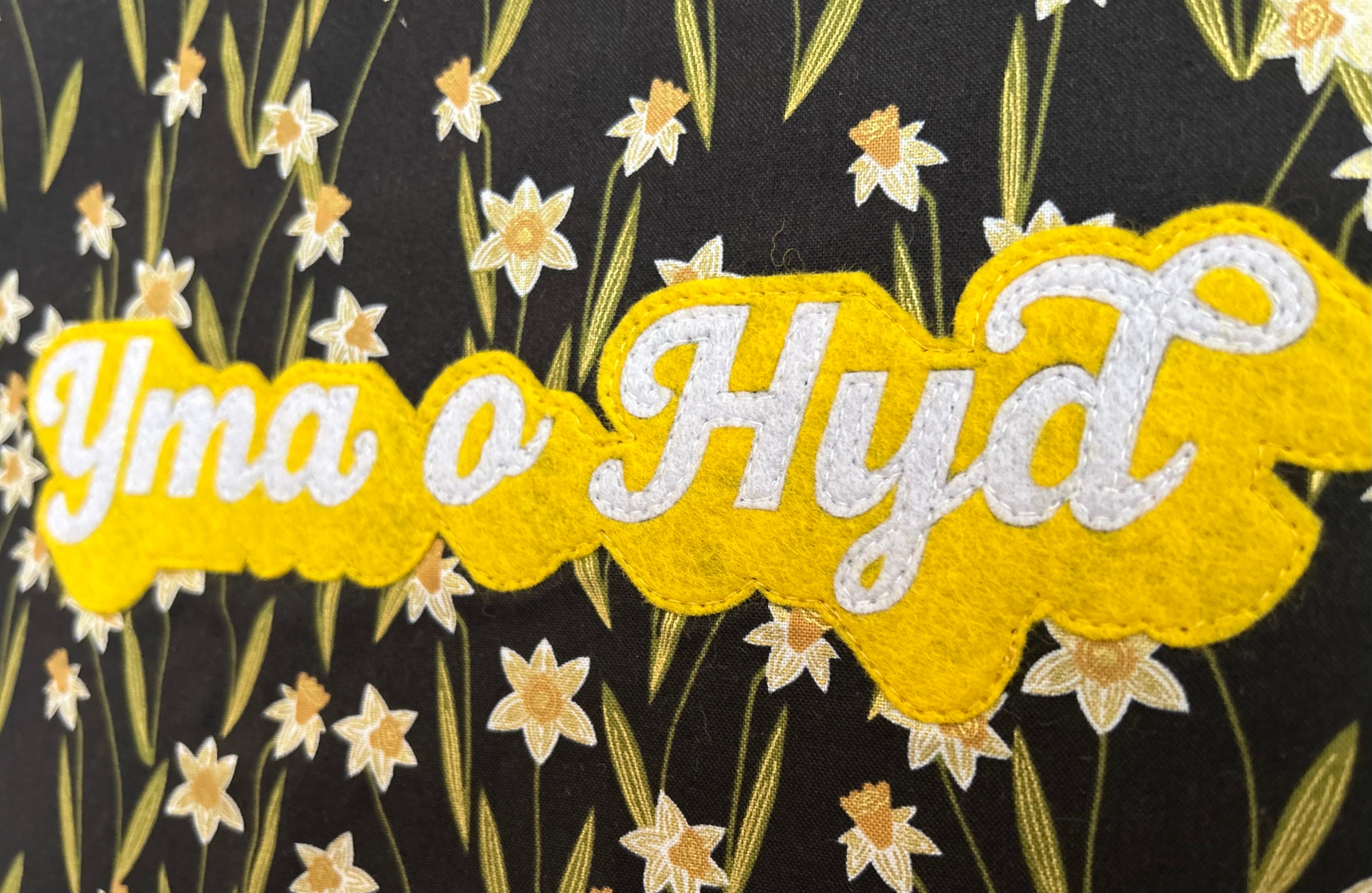 'Yma o Hyd' (Welsh) medium fabric banner