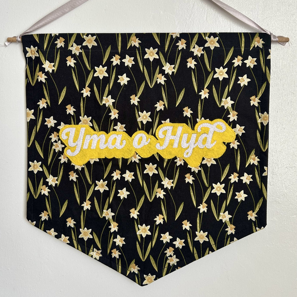 'Yma o Hyd' (Welsh) medium fabric banner
