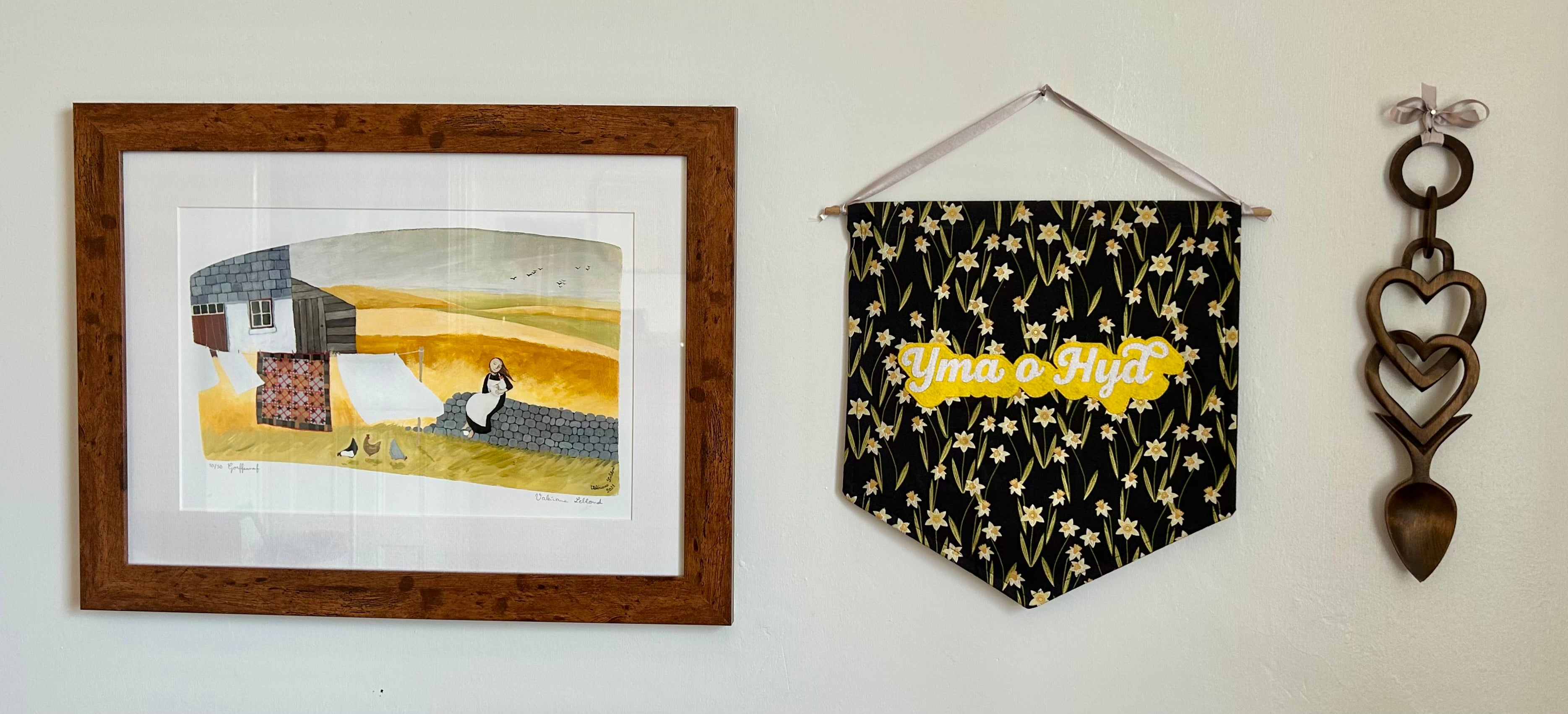 'Yma o Hyd' (Welsh) medium fabric banner